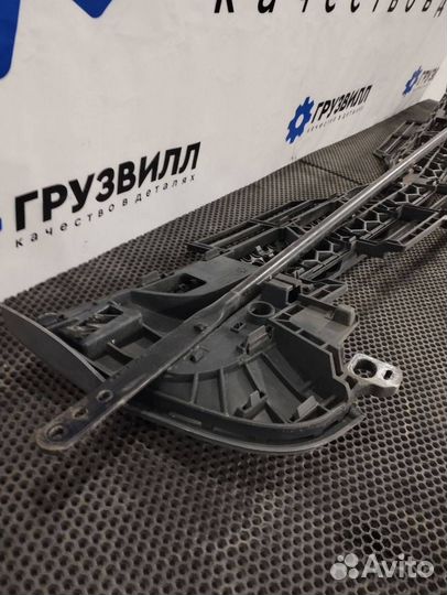 Решетка радиатора Mercedes Actros MP4 A9618851453