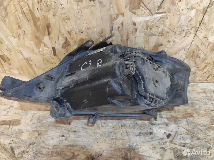 Фара правая Citroen C3