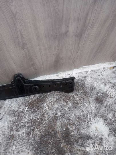 Поперечная балка Toyota RAV4 30