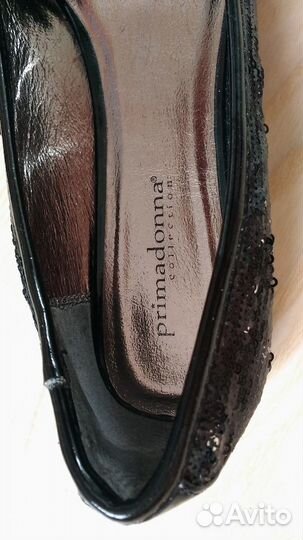 Черные туфли (черные балетки)