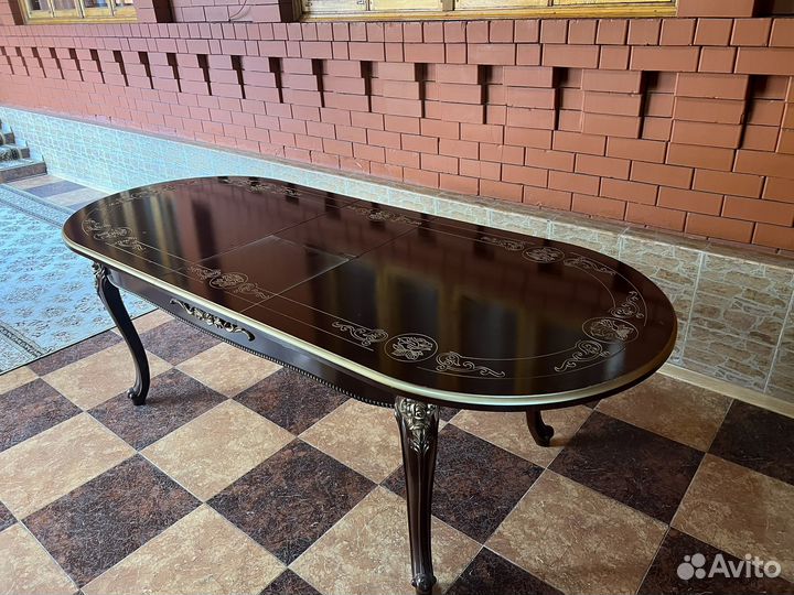 Кухонный стол