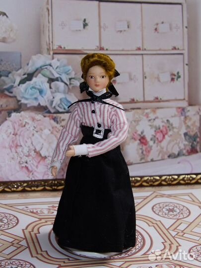 Кукла для кукольного дома