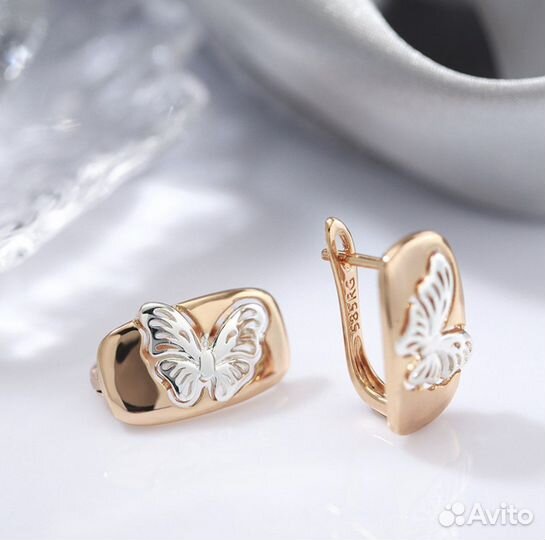 Серьги новые и подвеска