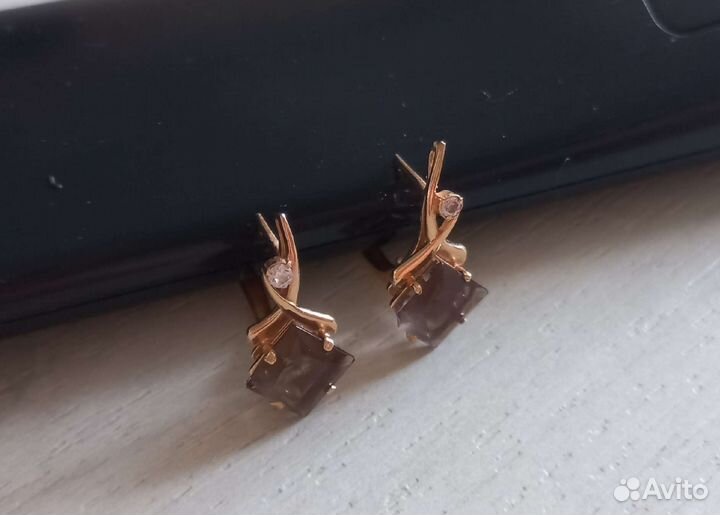 Золотые серьги