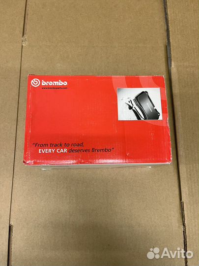 Колодки тормозные передние Brembo P86027