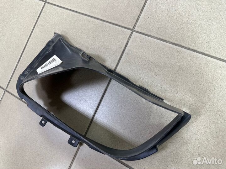 Воздуховод кронштейн птф прав Porsche Cayenne 958