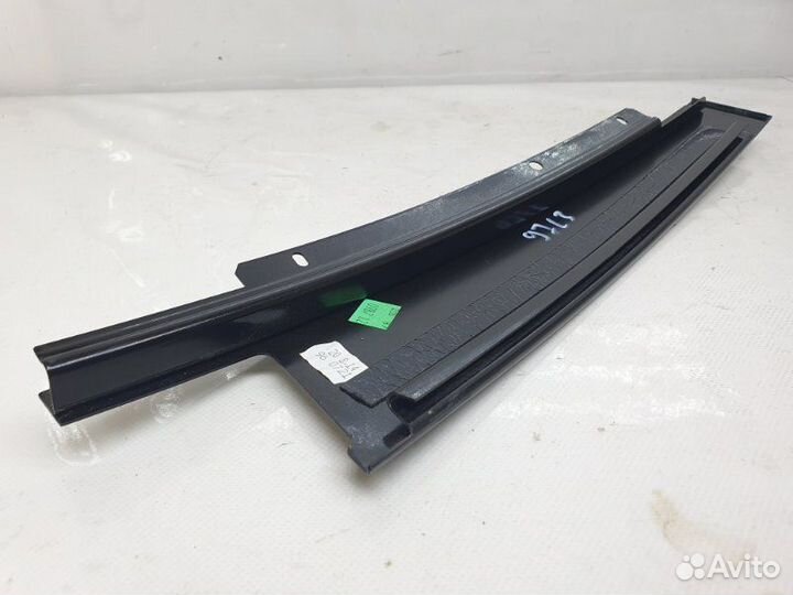 Накладка на дверь задняя левая Mercedes-Benz C