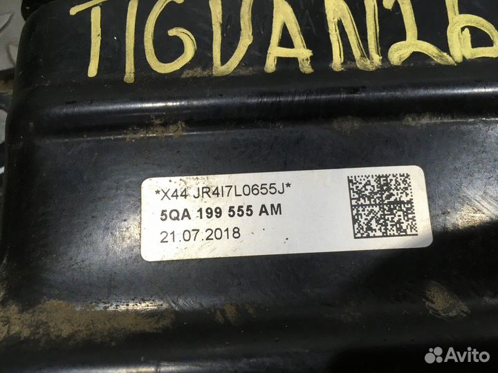 Опора двигателя левая (Volkswagen Tiguan)