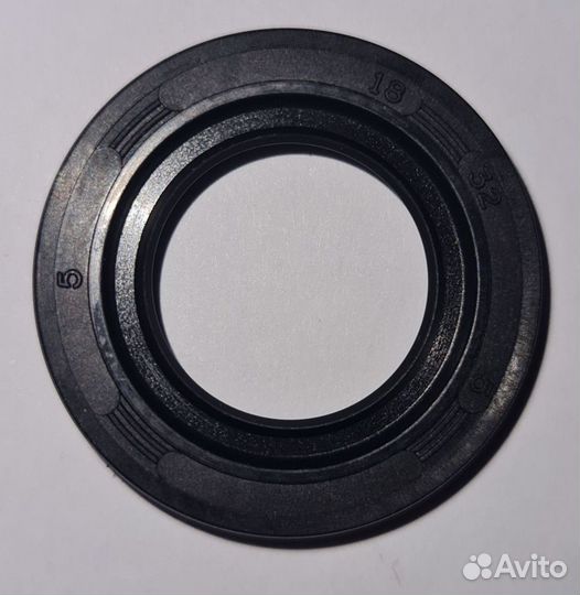 Сальник Yamaha (93106-18M01) (18x32x5)