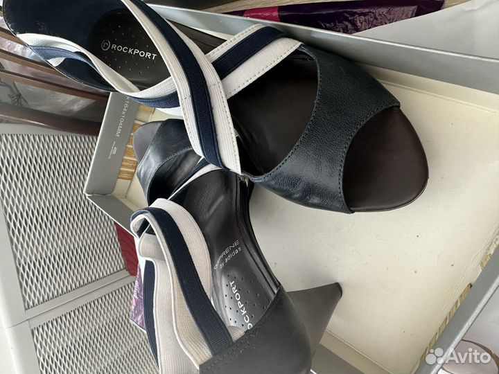 Босоножки женские