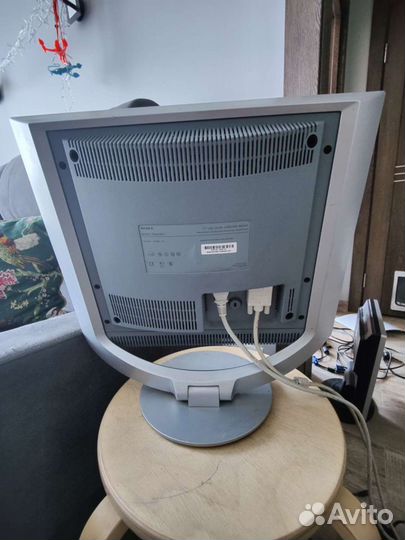 Монитор Sony sdm-hs73