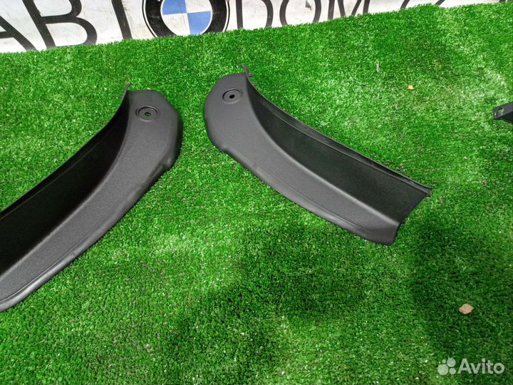 Накладка заднего фонаря левая правая BMW F30