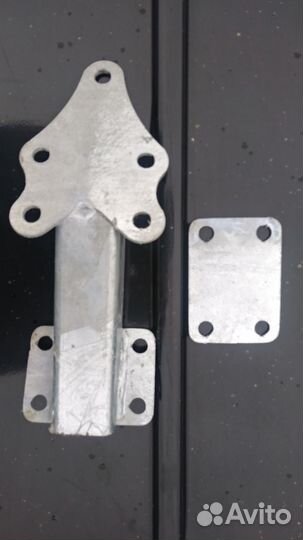 Кронштейн крепления запасного колеса для прицепа