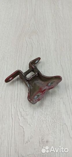 Петля двери hyundai solaris Лев