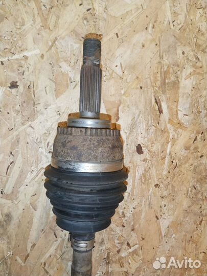 Привод правый (шрус) mitubishi carisma