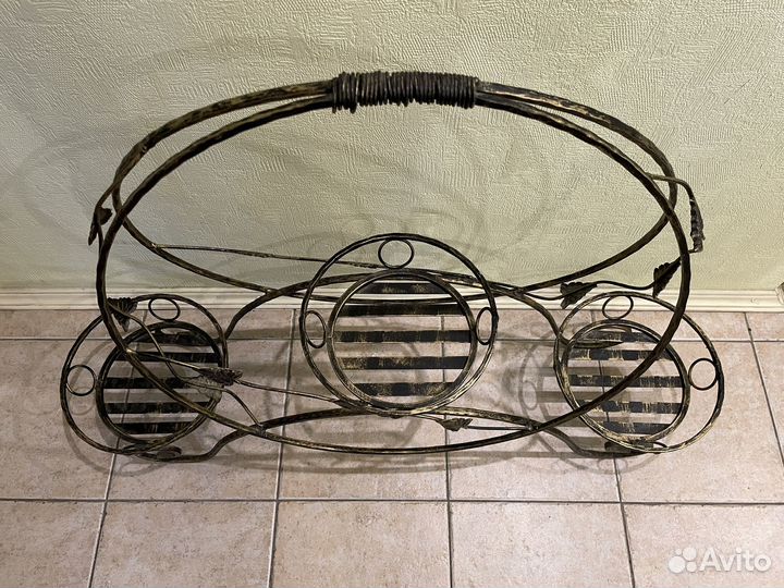 Стильная напольная подставка для цветов