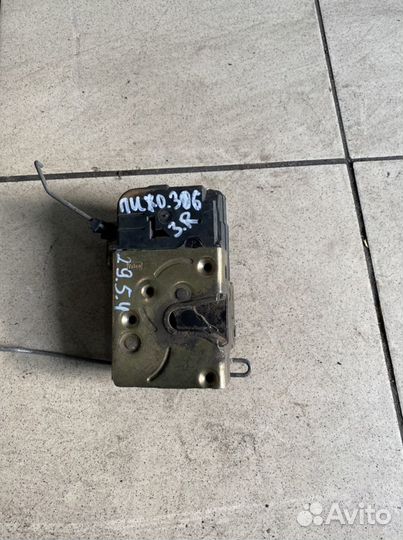 Пежо 306 замок двери задний правый