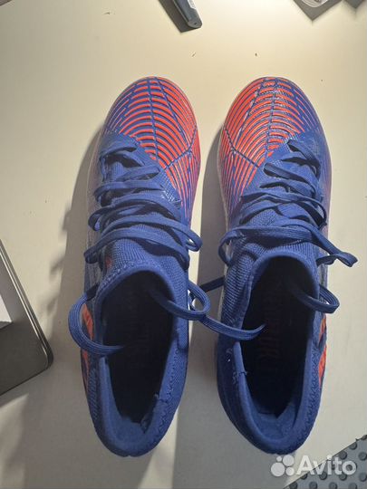 Футбольные бутсы adidas predator
