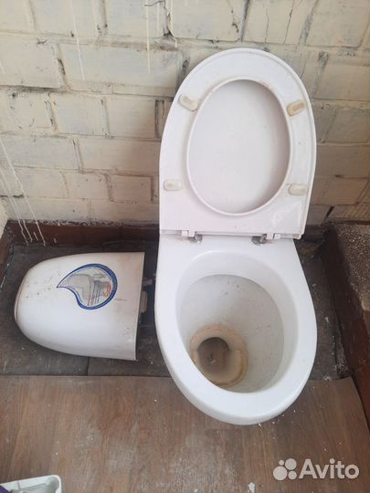 Унитаз-компакт с сиденьем Sanita