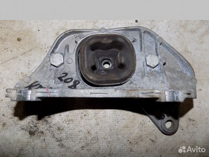 Кронштейн опоры кпп Duster 2012