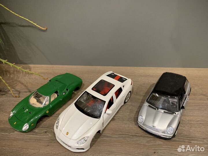 Модель авто 1/18 металл