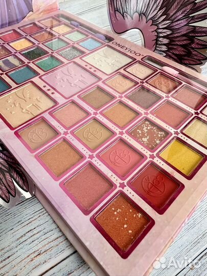 Палетка для макияжа новая