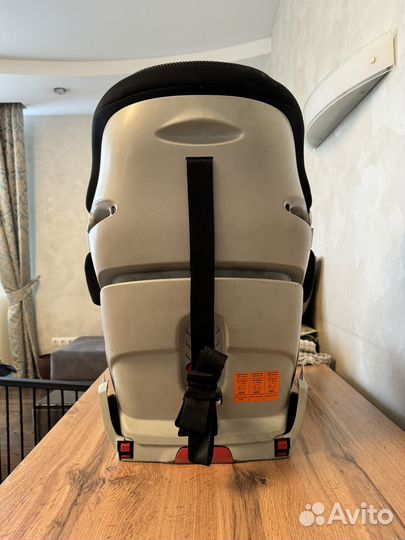 Детское кресло в машину bmw