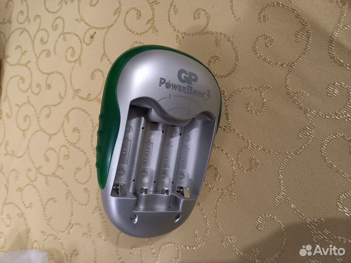 Зарядное устройство GP PowerBank 3 gppb04gs