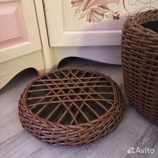 Кашпо из искусственного ротанга на 12 л с поддоном