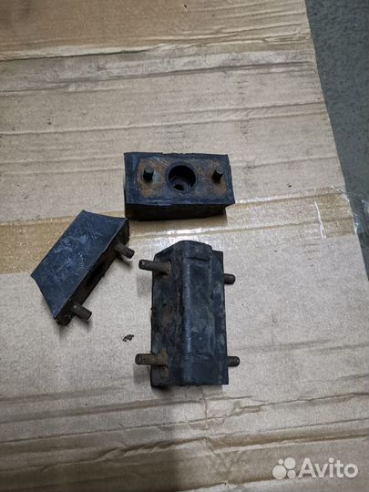 Подушки опоры двигателя Газ 21 Волга газ 69 М20