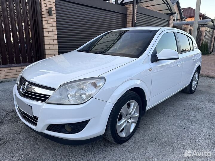 Opel Astra 1.6 МТ, 2011, 199 000 км