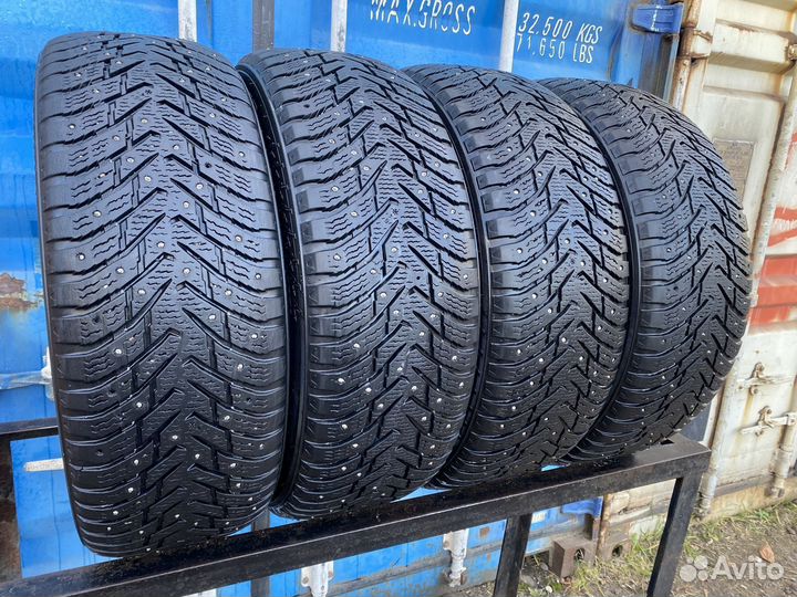 Nokian Tyres Hakkapeliitta 8 SUV 235/60 R18 107H