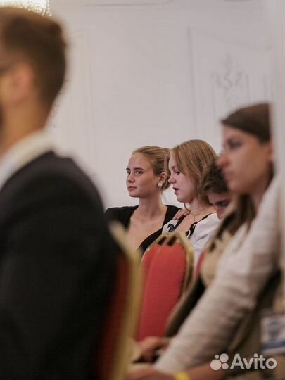 Арт-директор, ведущий графический дизайнер