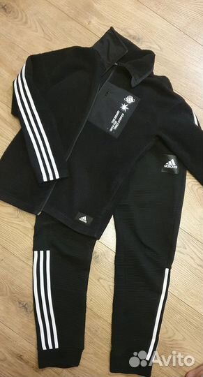 Спортивный костюм adidas для мальчика