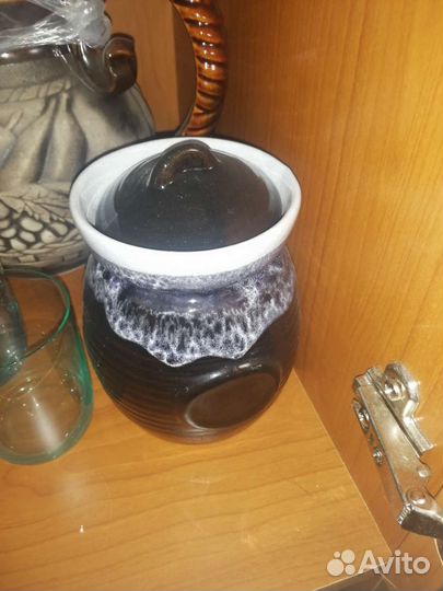 Заварочный чайник и сахарница