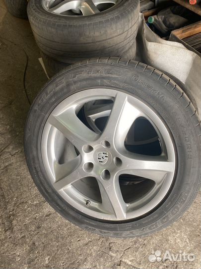 Goodyear 4x4 UG Ice Navi 9/50 R19 19M