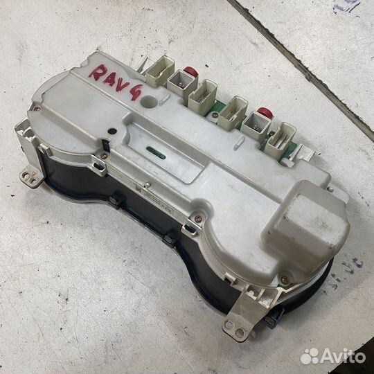 Панель приборов Toyota Rav4 2