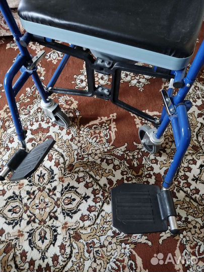 Санитарный стул, туалет на колесах