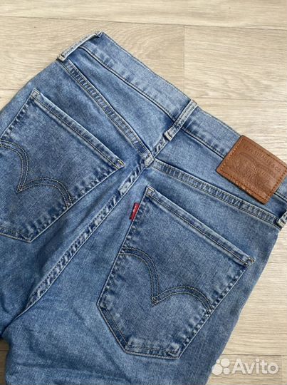 Джинсы levis