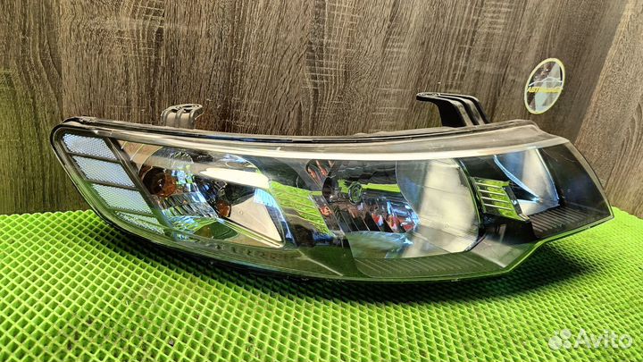 Фара передняя правая Kia Cerato 2 TD 08-13