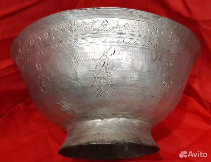 Старинная медная чаша Фруктовница