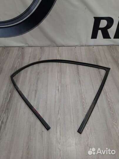 Уплотнитель перед проема стекла двери Kia RIO 3 Ле