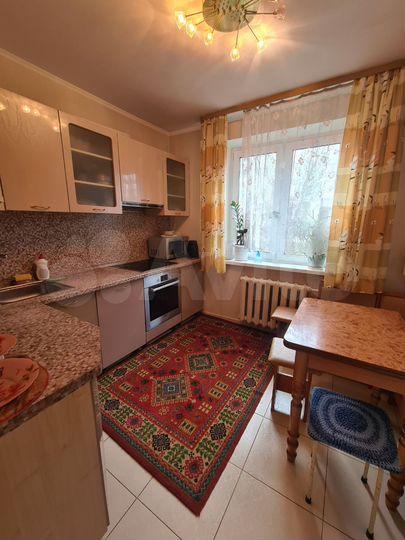 2-к. квартира, 55 м², 1/9 эт.