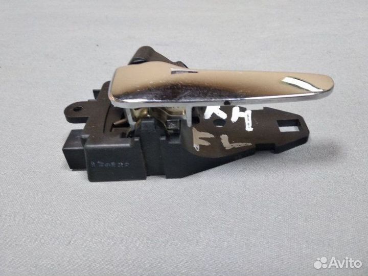 Ручка двери внутренняя левая Mitsubishi Pajero