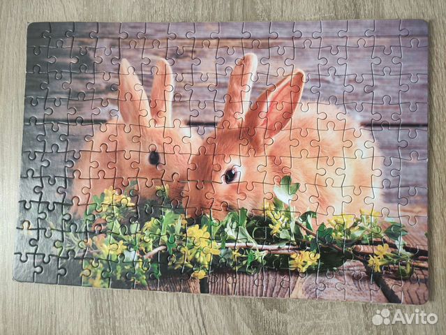 Паззл, склеенный на картоне
