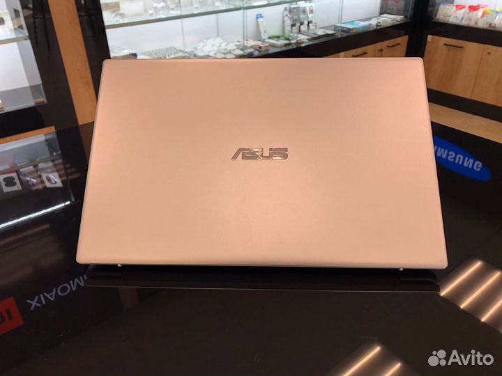 Ultra asus 13.3 IPS Core i3-8130/SSD-128Gb/DDR4-4G