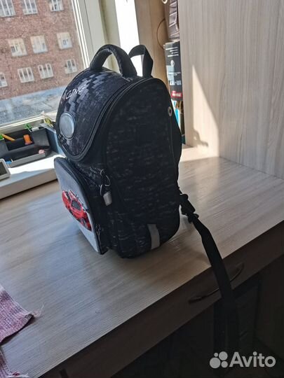 Рюкзак школьный