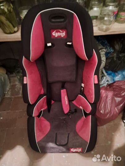 Детское сиденье в машину