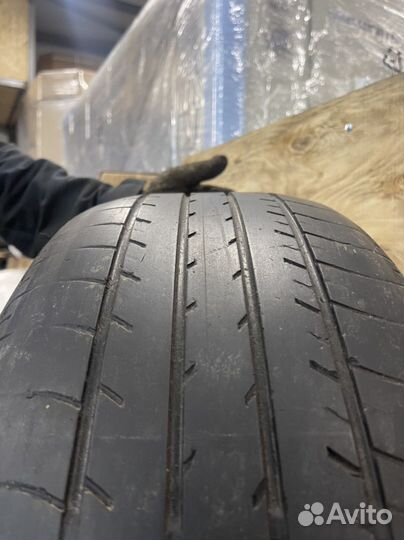 Yokohama BluEarth E70 215/55 R17 94