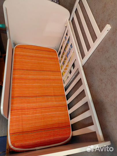 Детская кроватка